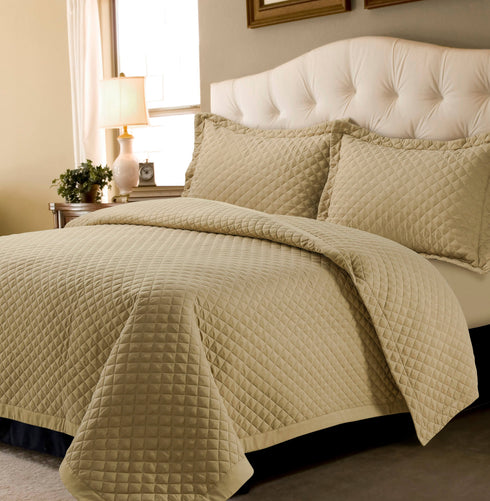Brisbane Solid Oversized Quilt Set
