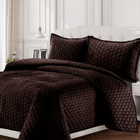 Lugano Honeycomb Velvet Oversized Solid Quilt Set
