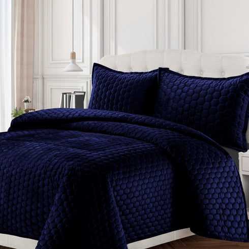 Lugano Honeycomb Velvet Oversized Solid Quilt Set