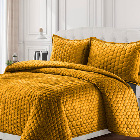 Lugano Honeycomb Velvet Oversized Solid Quilt Set