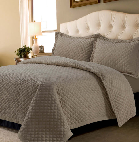 Brisbane Solid Oversized Quilt Set